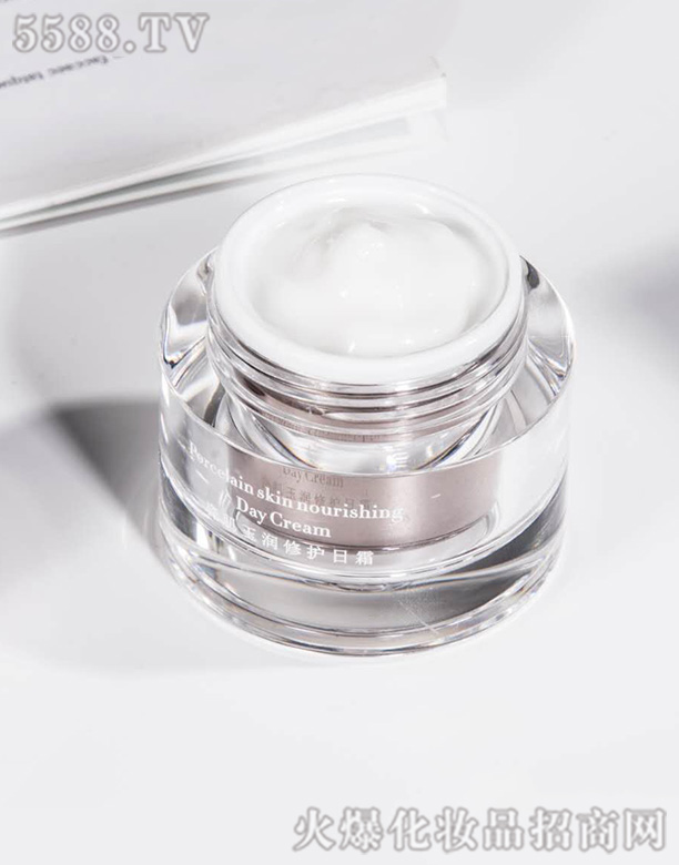 ���ݺ������ݷ���(w��)���޹�˾������ɼ������o(h��)��˪