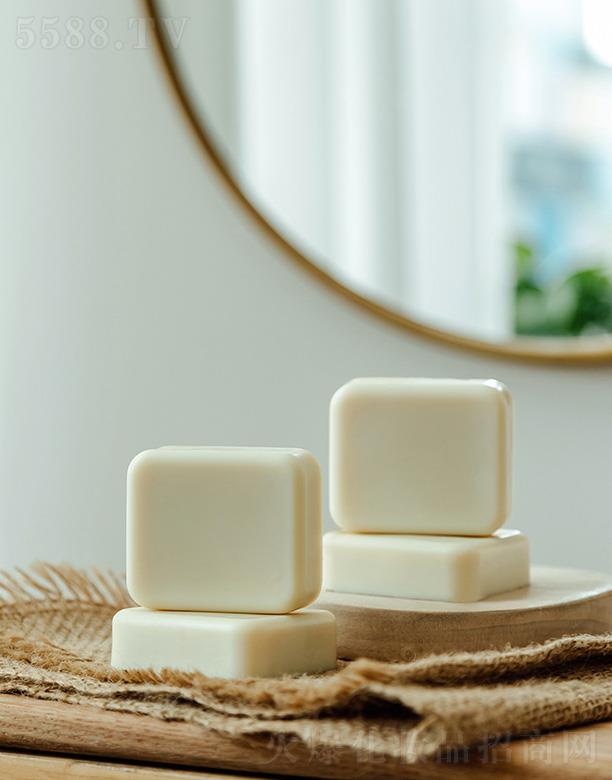 �G����Ī�ϻ��yƷ���޹�˾���ٲݼt����Ůʿ�aˮ���w��