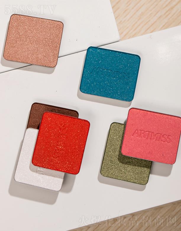 �V���Rٻ���yƷ���޹�˾��AROMISS���ǳ��@ʯ��Ӱ  �pӯ����ɫ