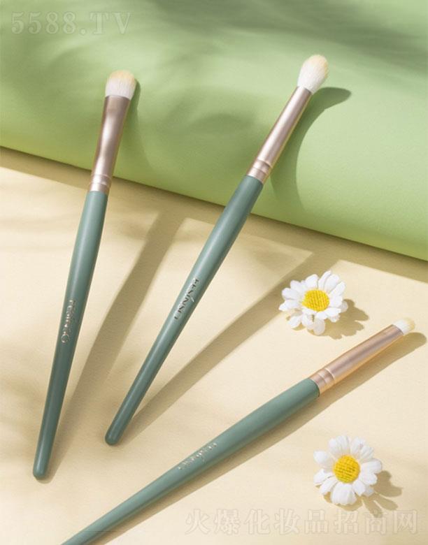 �Ϻ������㻯�yƷ����؟(z��)�ι�˾��������Ī�m����Ӱˢ���b��3֧��