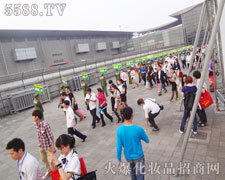 �𱬌�ʿȫ���Ը��ĈԳ��cƴ������