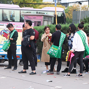 ֻ��ƴ���������Mȡ�����ڳ�Խ�����쾫Ӣ����