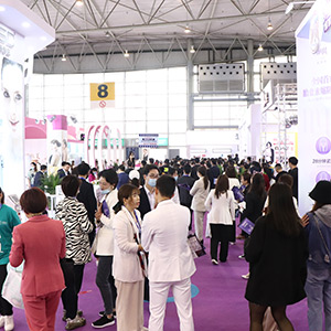 ���˵ĈԳ���͸¶�o�F����