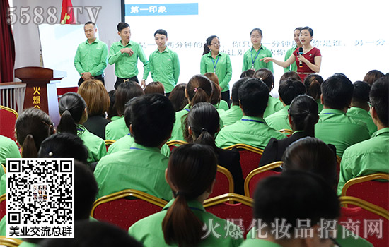 老師指導我們學習 老師指導我們學習