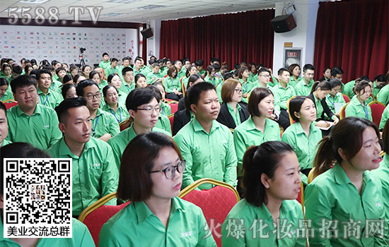 火爆網(wǎng)“職場商務禮儀操作實務”訓練營 火爆網(wǎng)“職場商務禮儀操作實務”訓練營