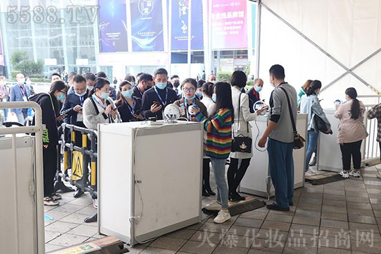 ����ʢ�磬�س��������44�óɶ����I(y��)���[��ʢ���_Ļ