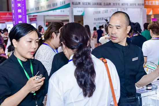 ��18��������(gu��)�H���I(y��)���[��(hu��)�A�M��Ļ