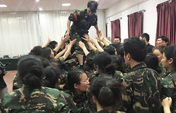 �Θ�ƥ�R�y��Խ�����˱��F���L����