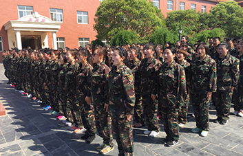 Ӣ���Sˬ���]�гC��������ֻ�Јԏ���