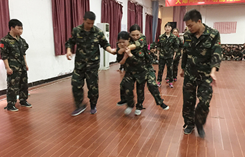 �����X�����Ʊ��O�����@һ·�҂��A��Ư����