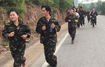 15����ͽ��ĥ�Z���𱬾W(w��ng)�T�;�Ӣ�F����O����