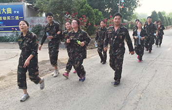 ��Փ�ǔv��߀�Ǳ������҂��]�ЁG���κ�һ������