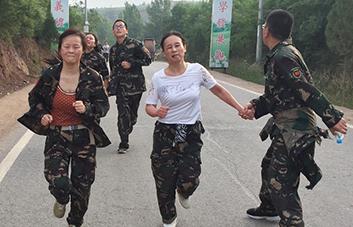 ��Փ�ǔv��߀�Ǳ������҂��]�ЁG���κ�һ������