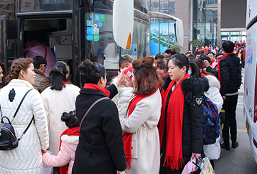 ��10�������𱬼������������܇���@����һ������