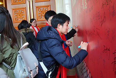 �t̺�㣬��10������ĸ�����������y����˲�g��